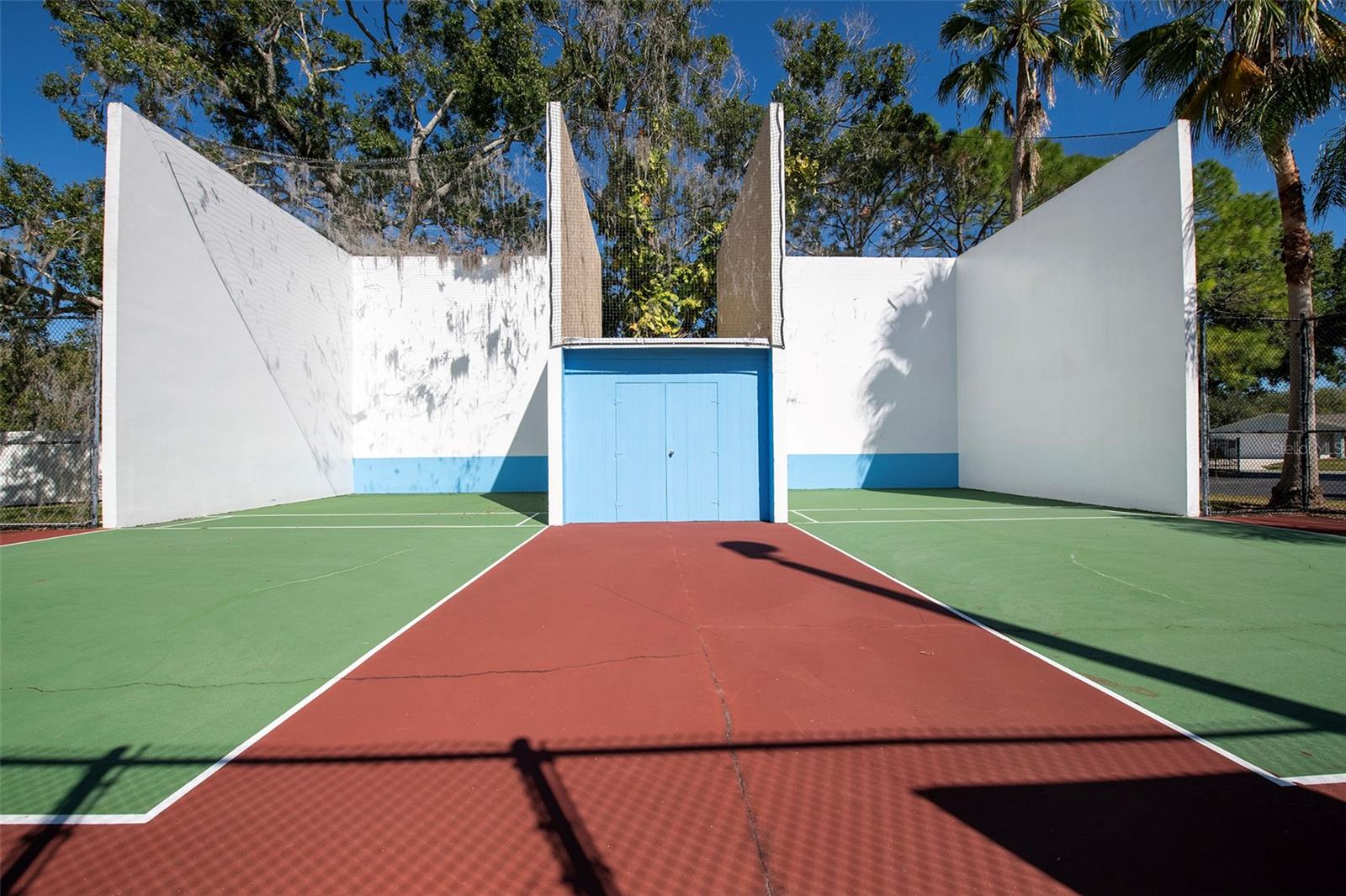 Image 25 of 35 For 128 Camphor Circle C