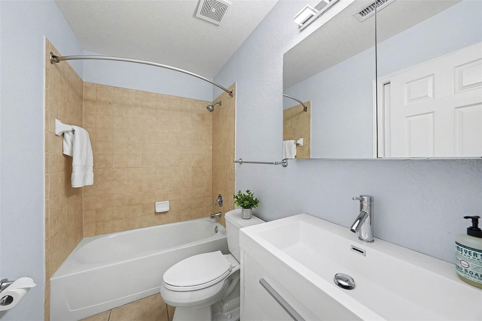 Image 21 of 30 For 107 Sherrill Street 107