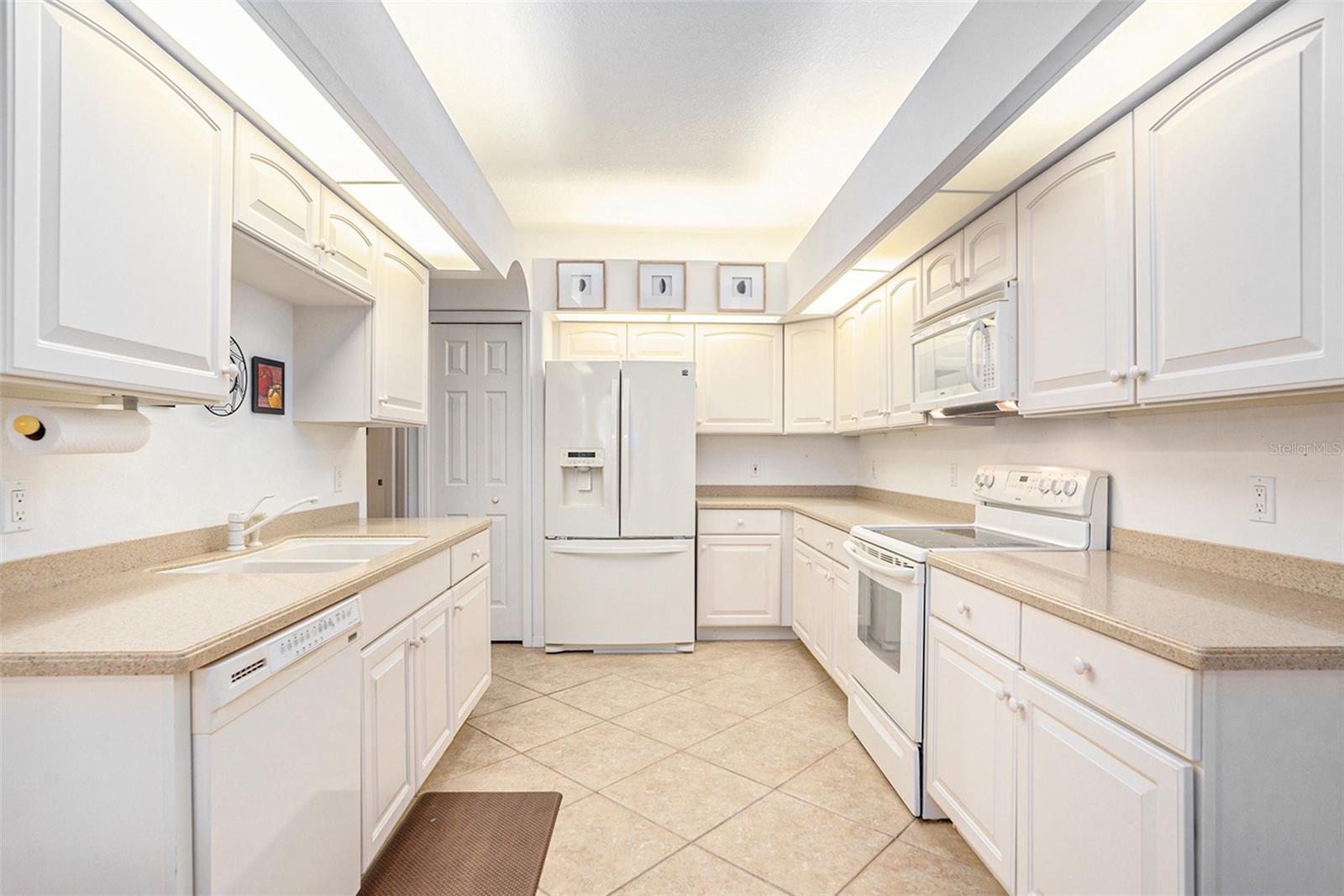 Image 15 of 30 For 18630 Bellevista Court