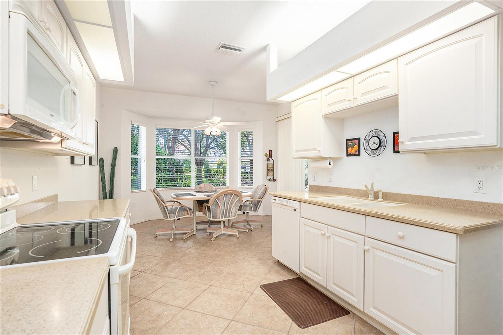 Image 16 of 30 For 18630 Bellevista Court