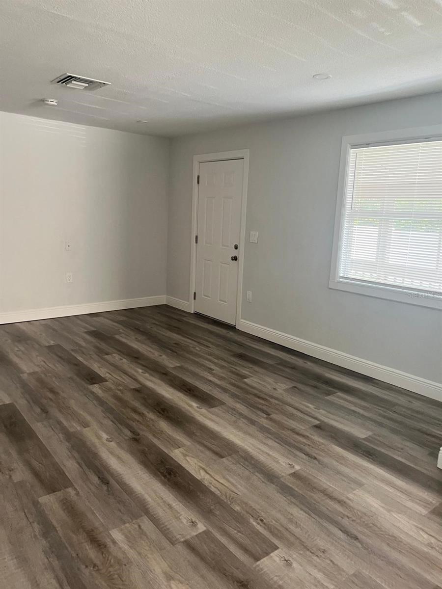 Image 13 of 14 For 9219 28th Street