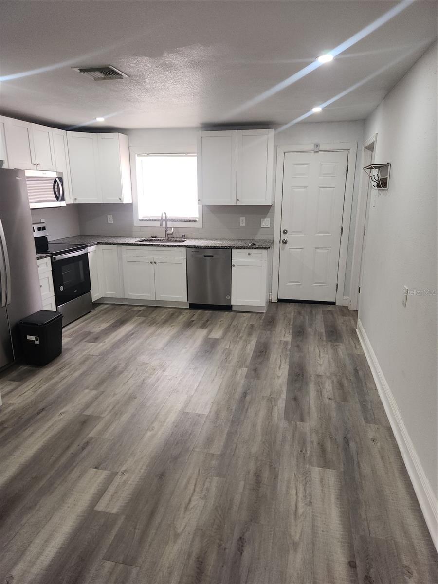 Image 5 of 14 For 9219 28th Street