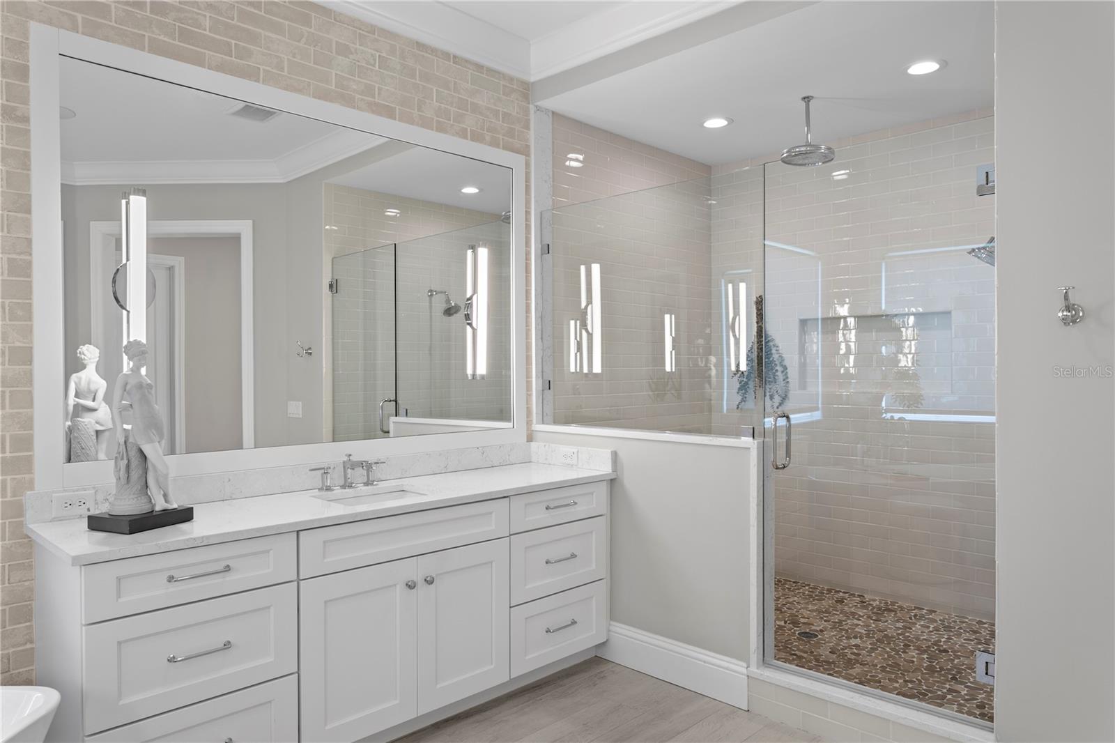 Image 37 of 66 For 4511 Swann Avenue