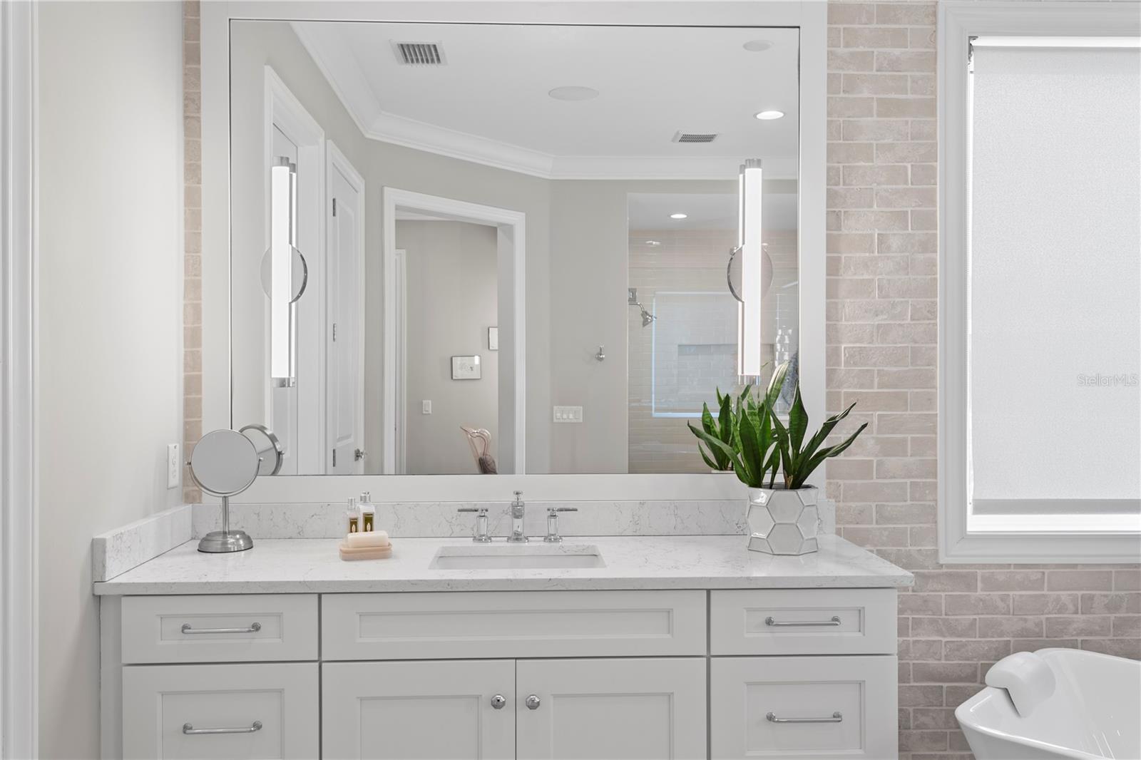 Image 38 of 66 For 4511 Swann Avenue