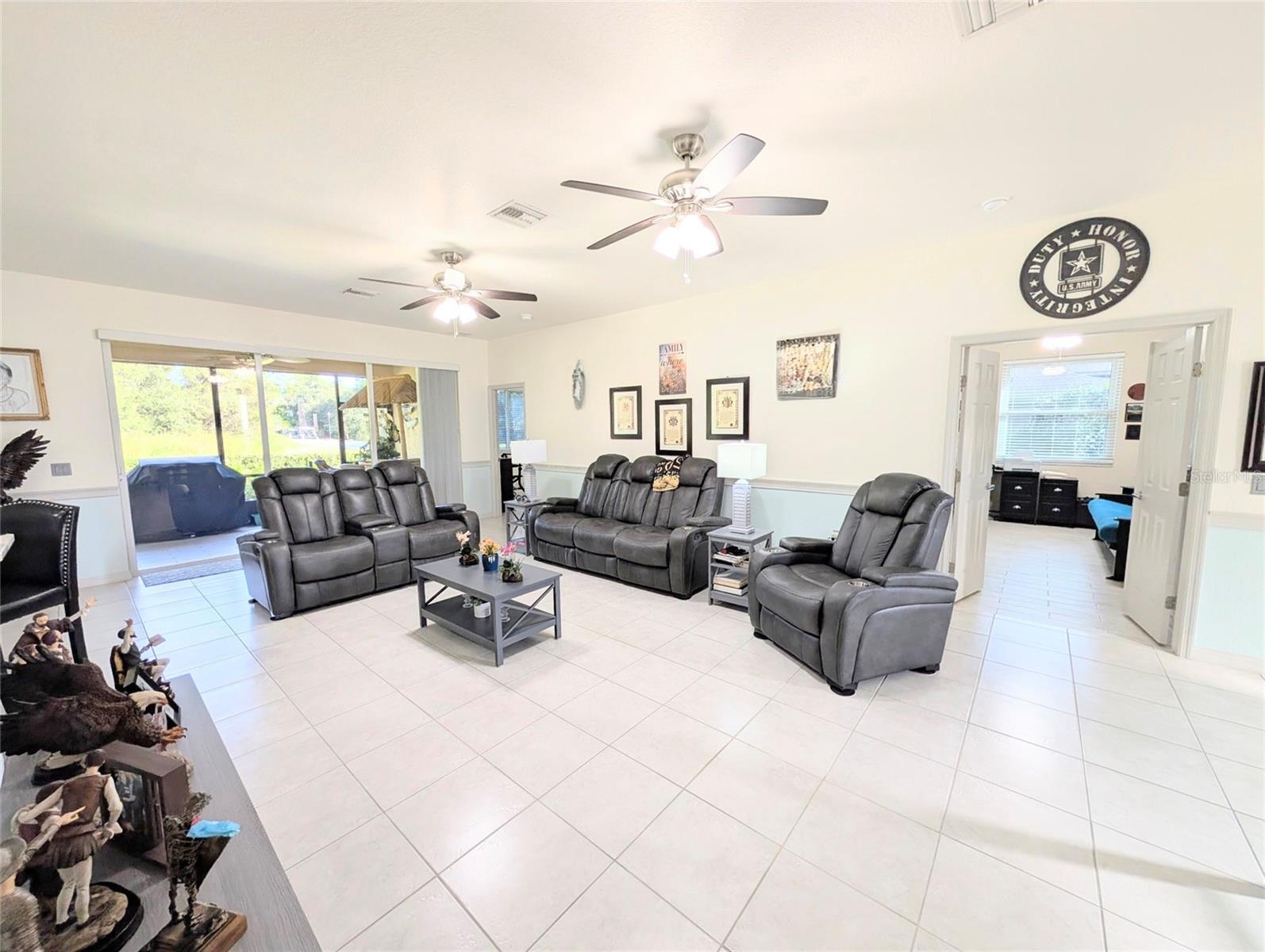 Image 17 of 66 For 5201 Green Drive