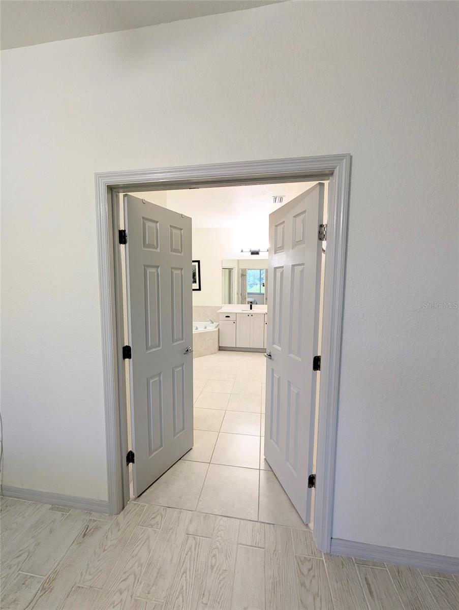 Image 26 of 66 For 5201 Green Drive