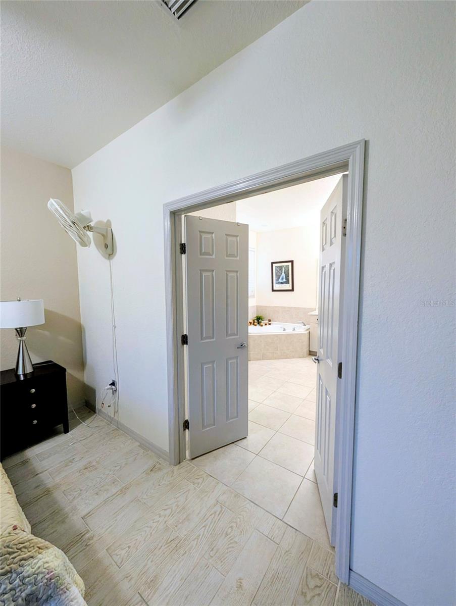 Image 27 of 66 For 5201 Green Drive