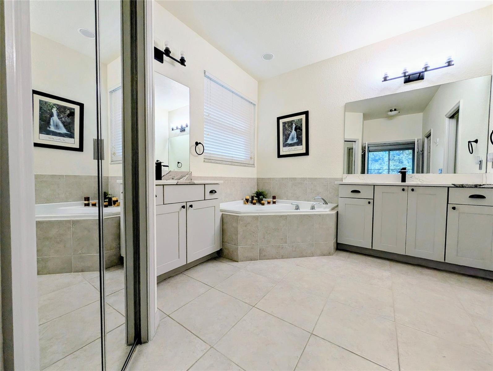 Image 29 of 66 For 5201 Green Drive