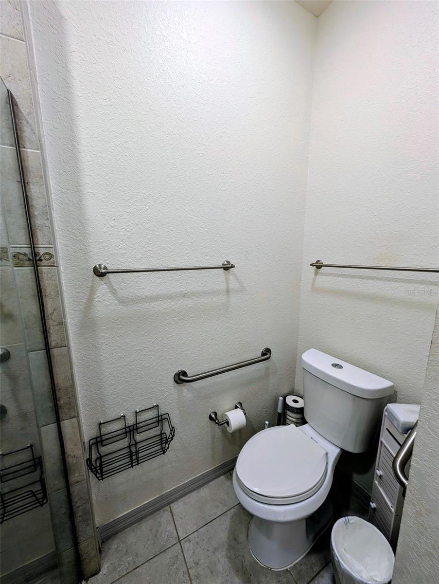 Image 33 of 66 For 5201 Green Drive