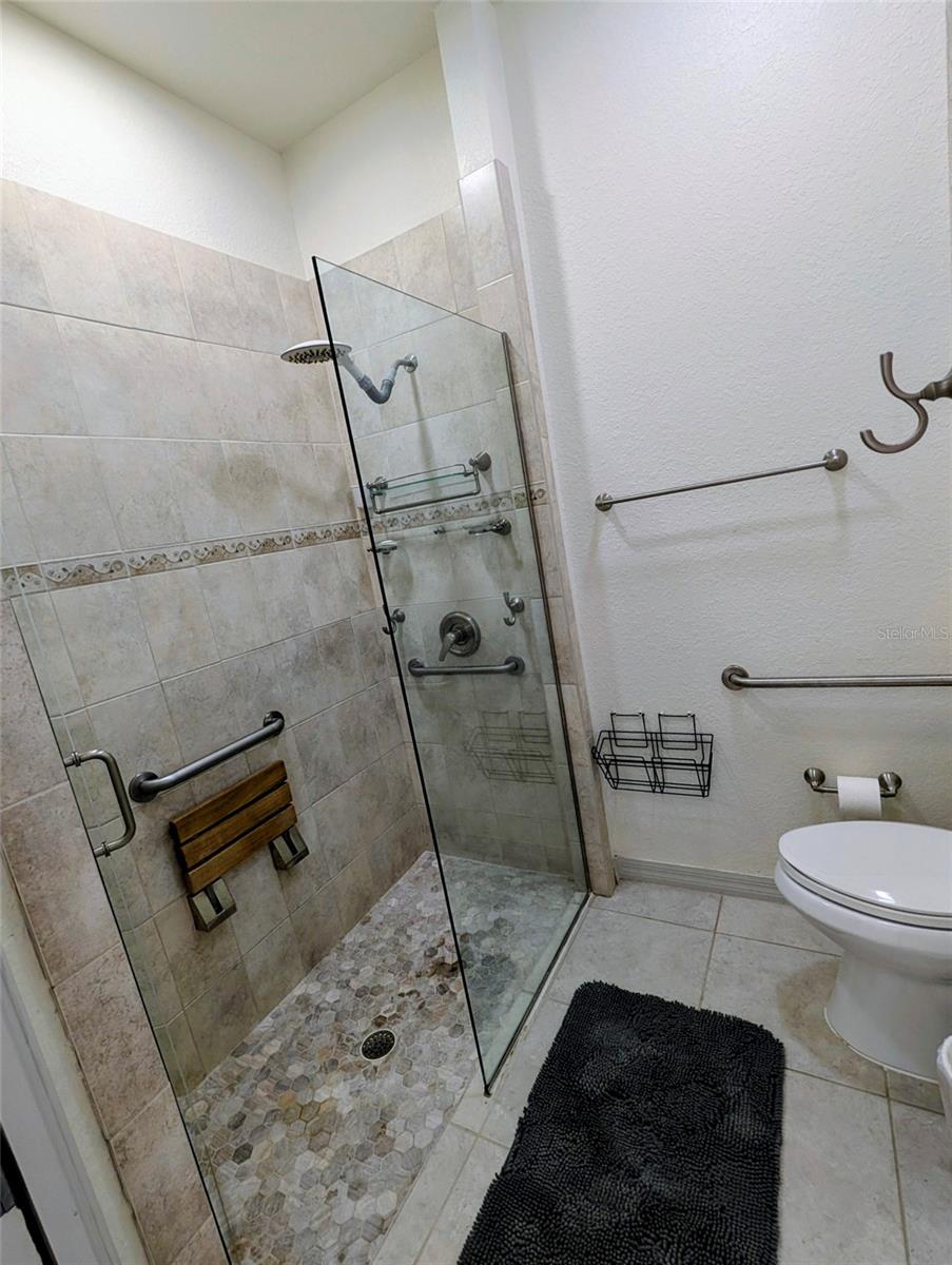 Image 34 of 66 For 5201 Green Drive