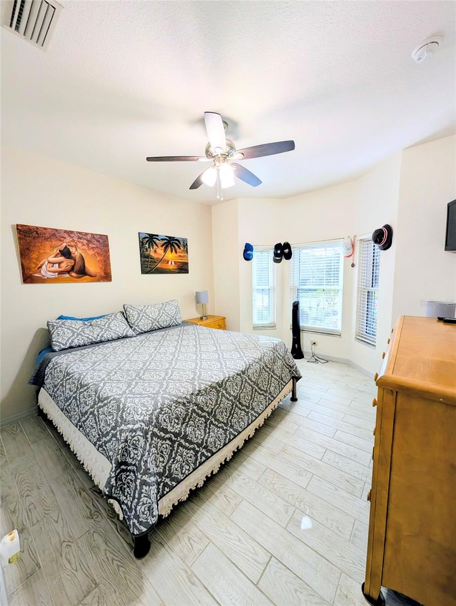 Image 37 of 66 For 5201 Green Drive