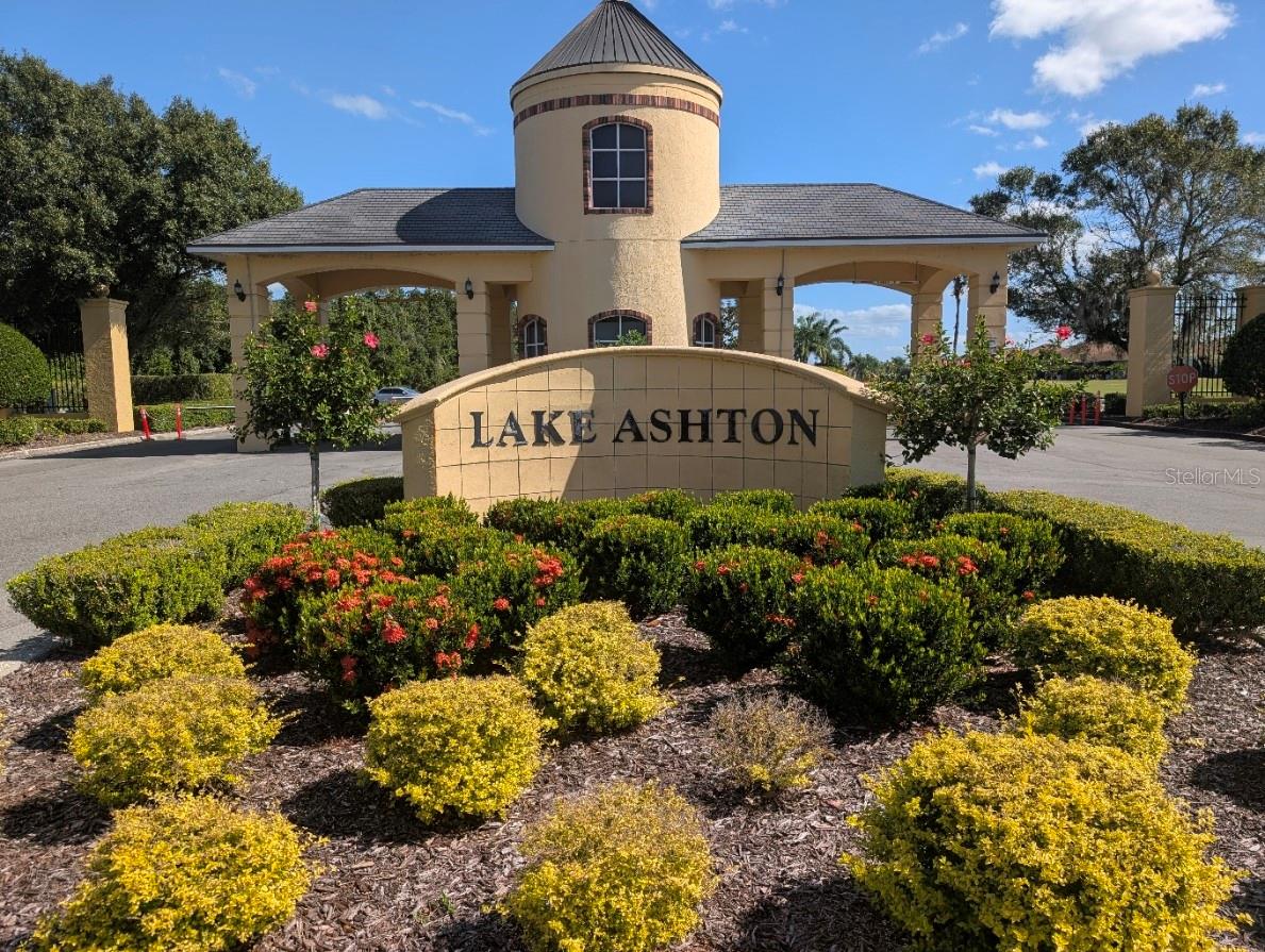 Image 5 of 66 For 5201 Green Drive