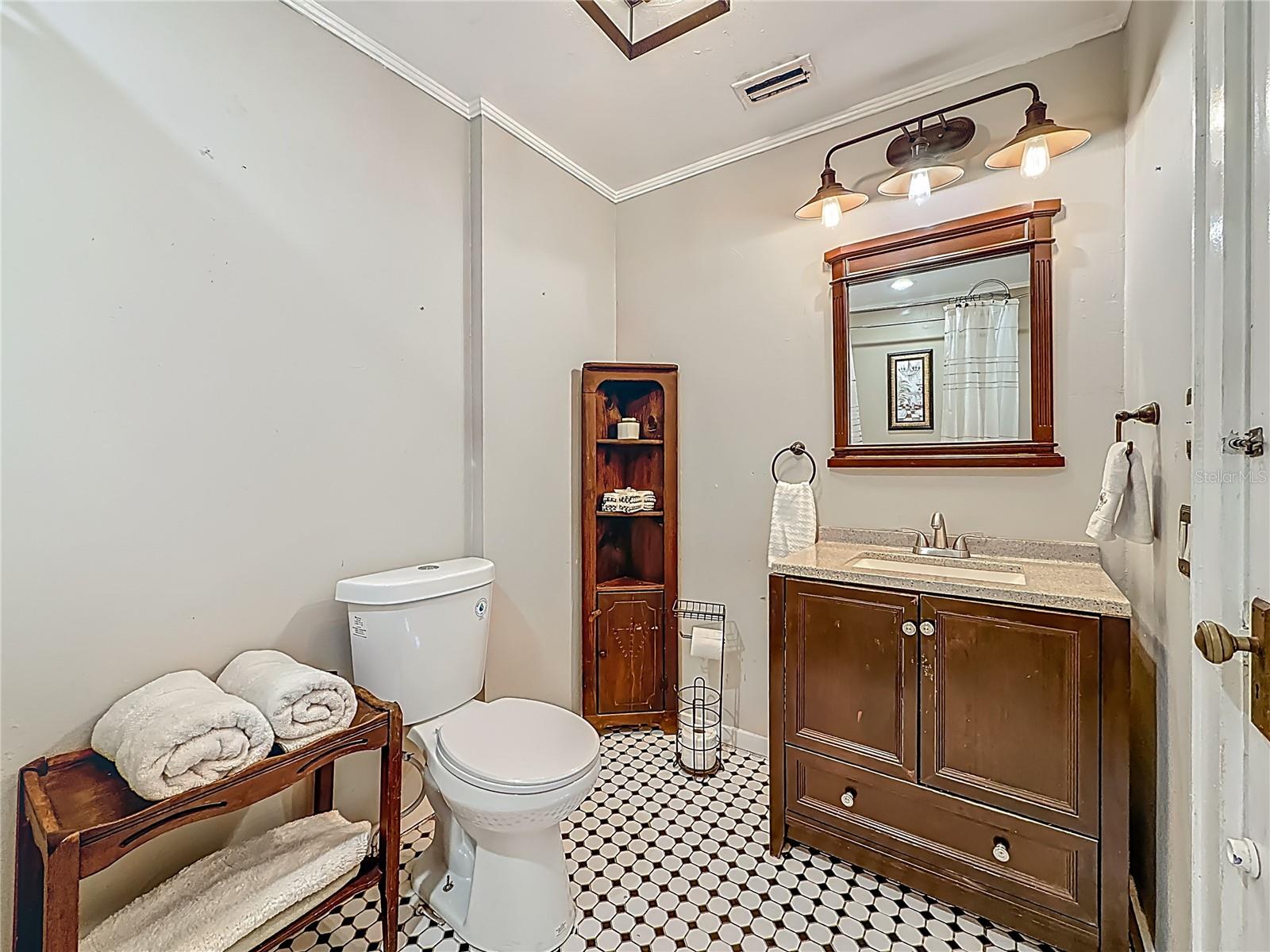 Image 20 of 71 For 8352 Ridge Road