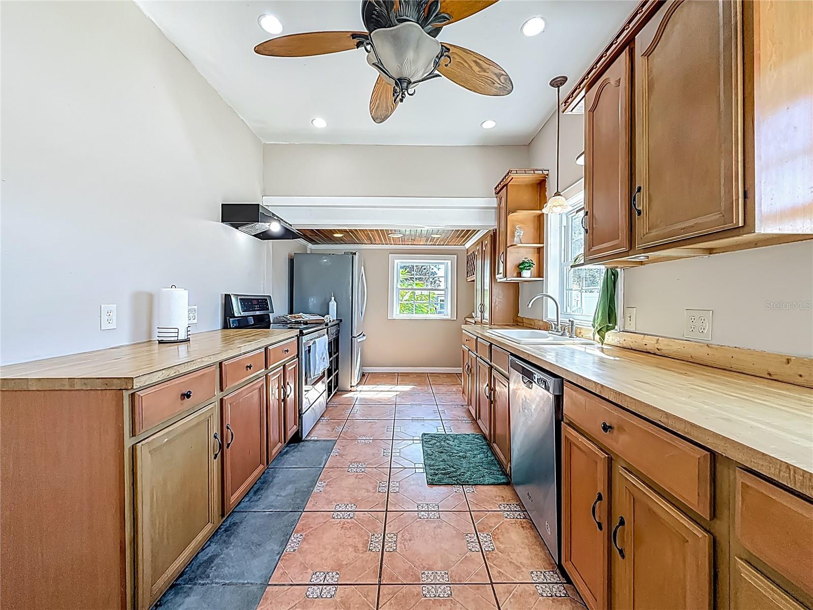 Image 8 of 71 For 8352 Ridge Road