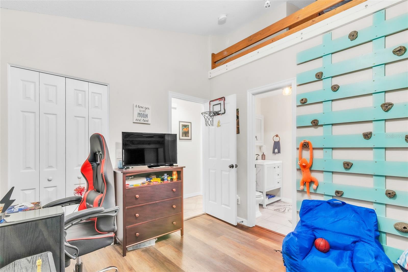 Image 25 of 30 For 6206 Farthing Street