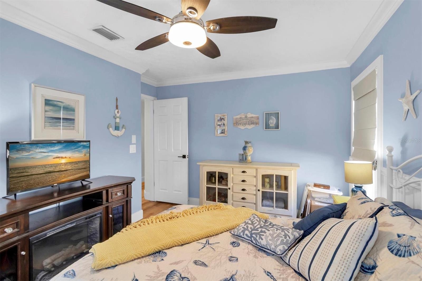 Image 26 of 47 For 17602 Simms Road