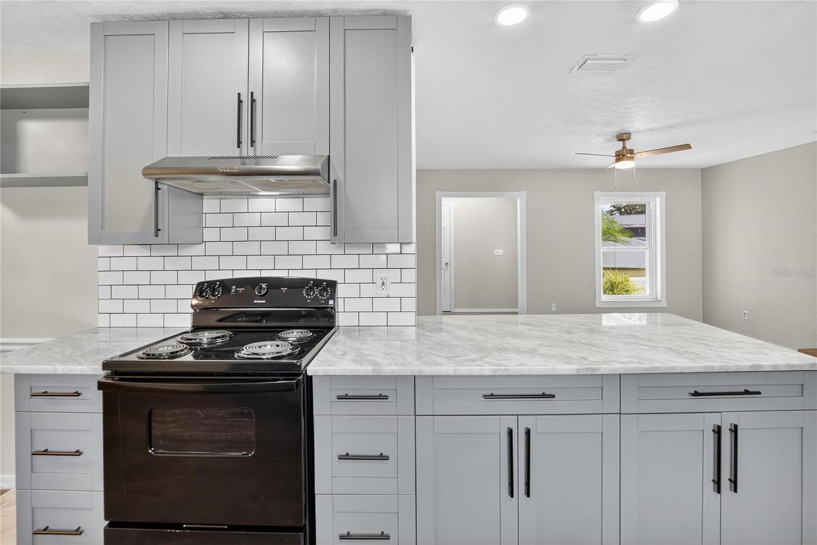 Image 15 of 52 For 206 Van Gogh Circle