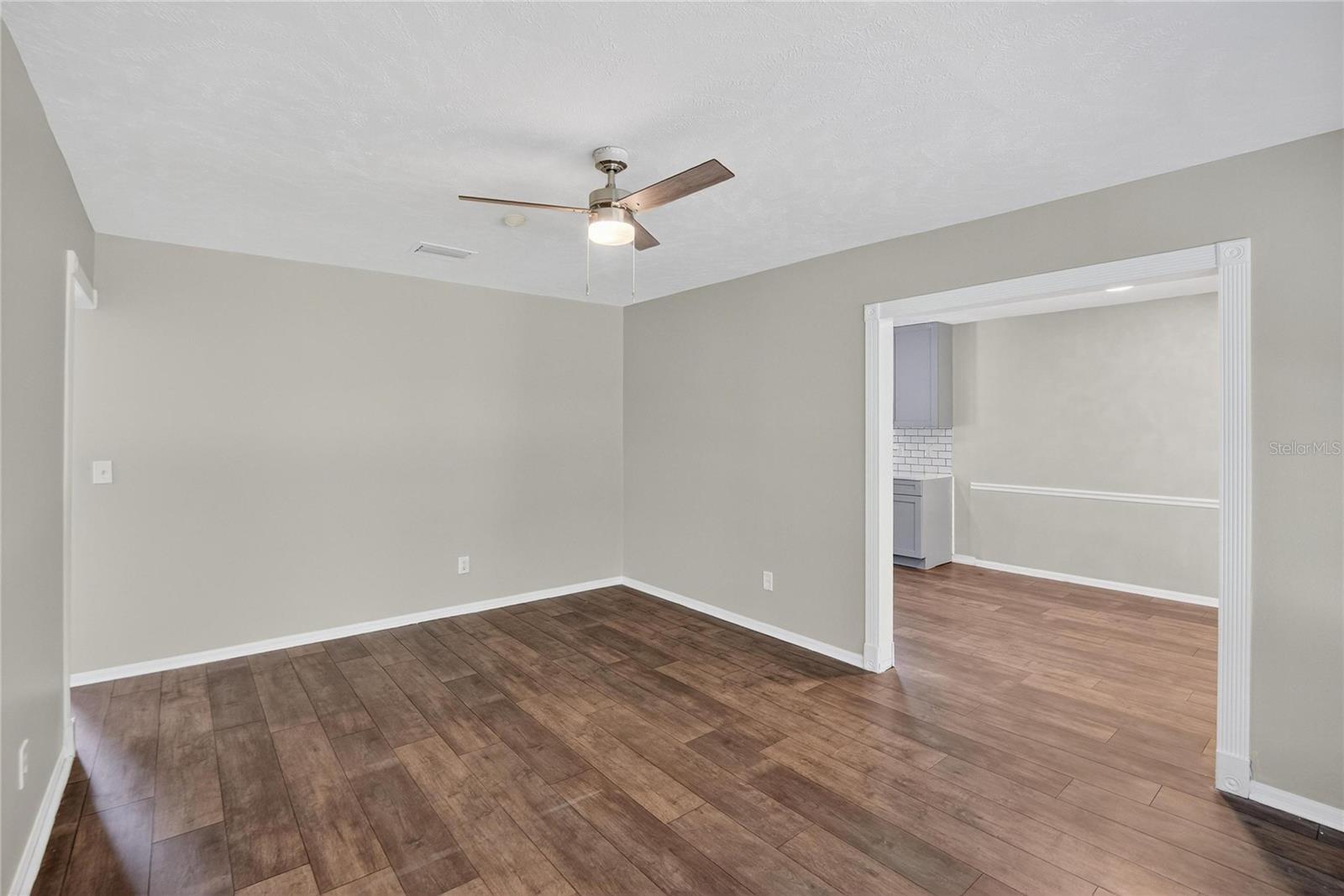 Image 22 of 52 For 206 Van Gogh Circle