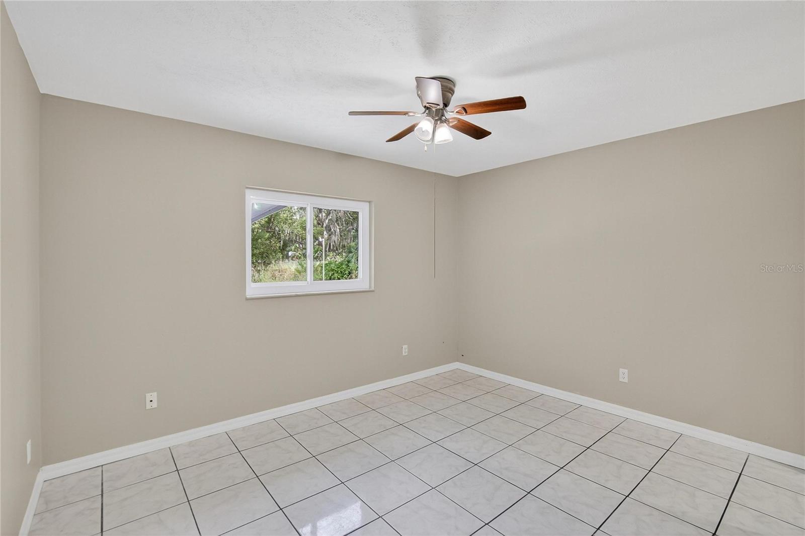 Image 27 of 52 For 206 Van Gogh Circle