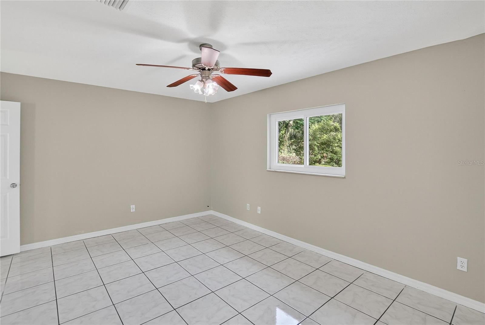 Image 30 of 52 For 206 Van Gogh Circle