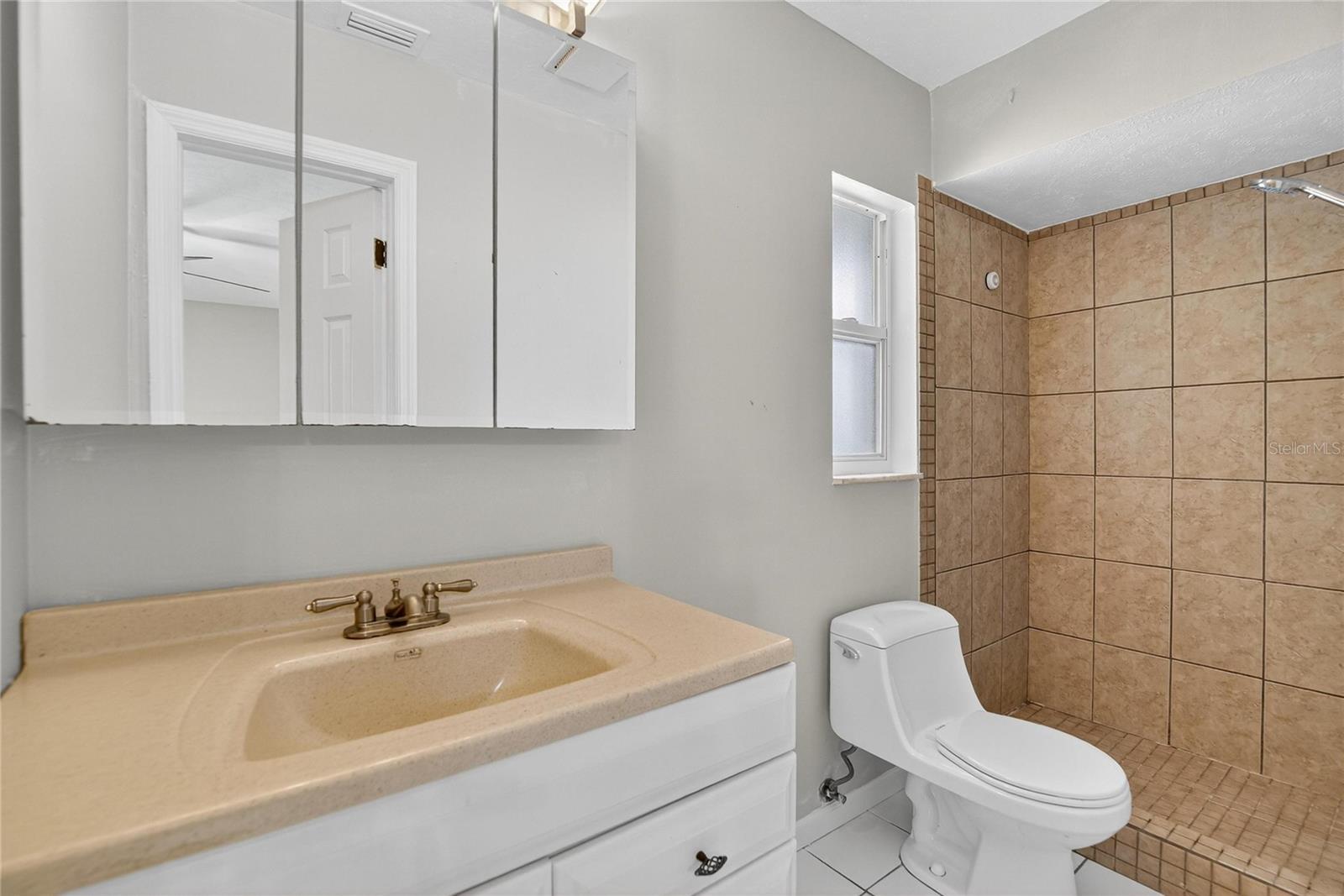 Image 31 of 52 For 206 Van Gogh Circle