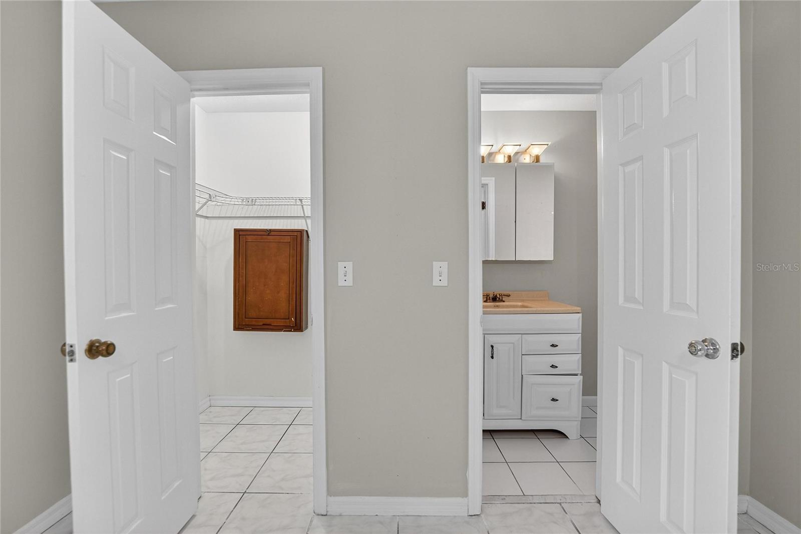 Image 33 of 52 For 206 Van Gogh Circle