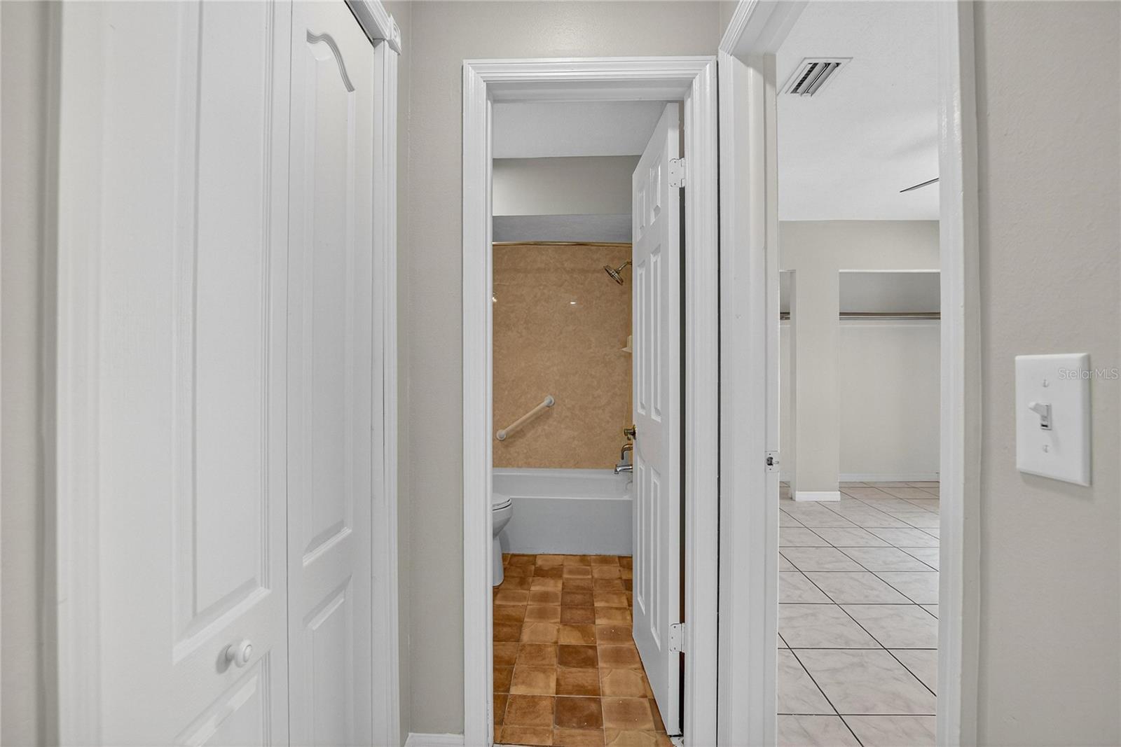 Image 37 of 52 For 206 Van Gogh Circle