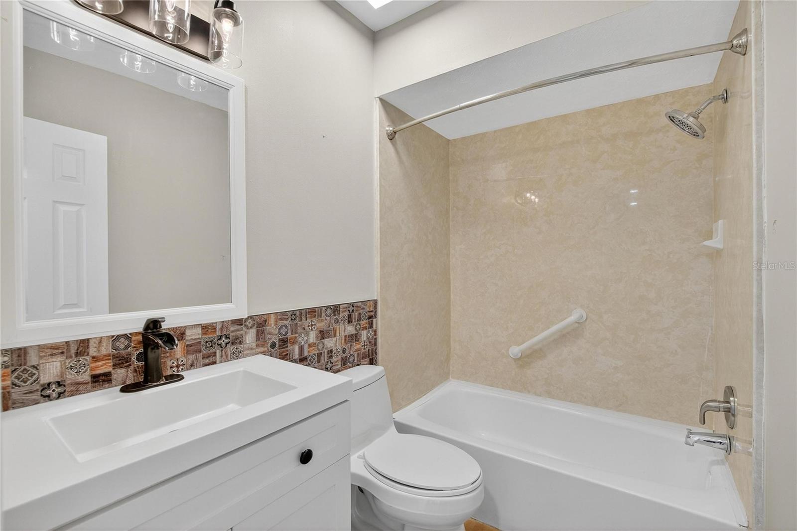 Image 38 of 52 For 206 Van Gogh Circle