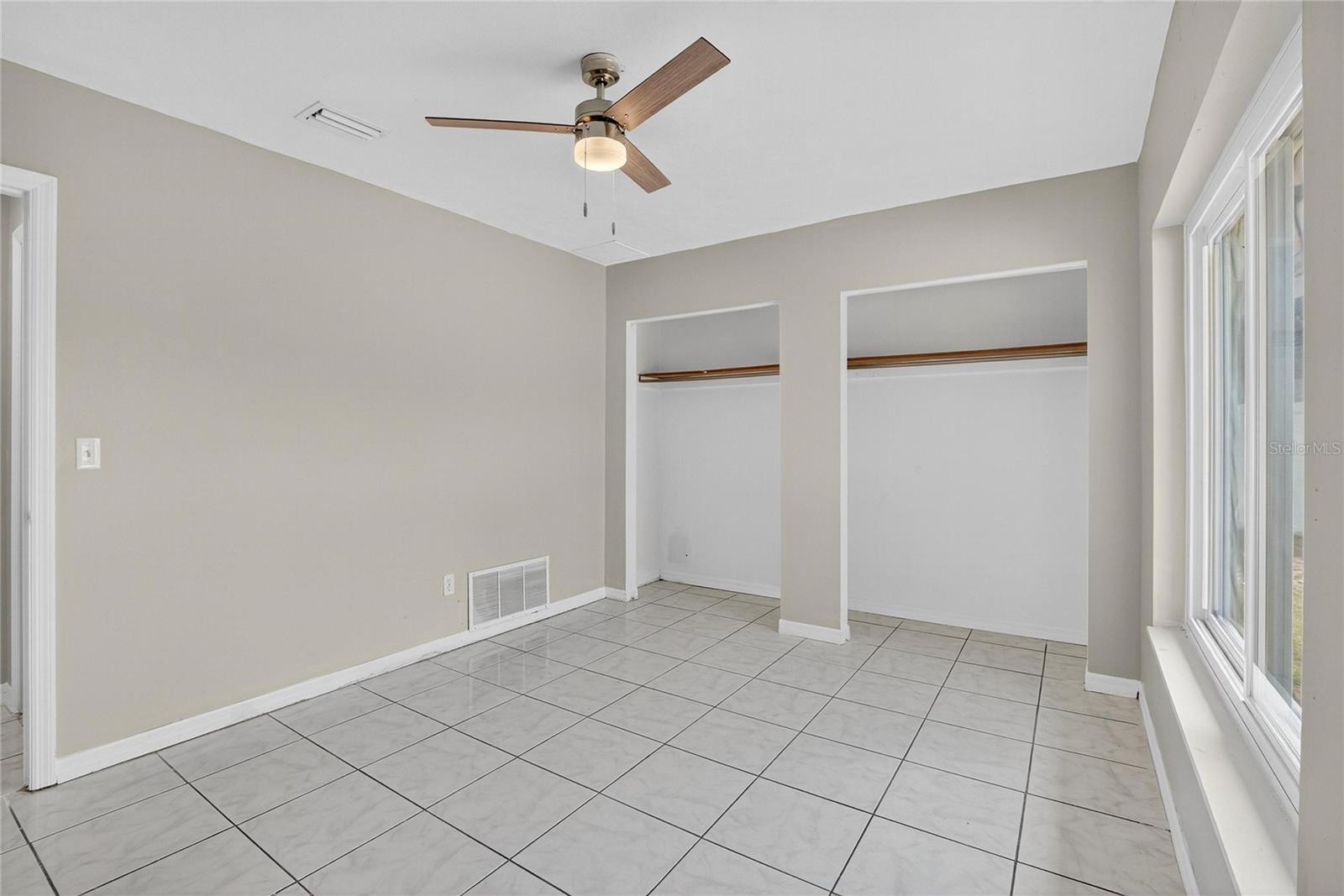 Image 40 of 52 For 206 Van Gogh Circle