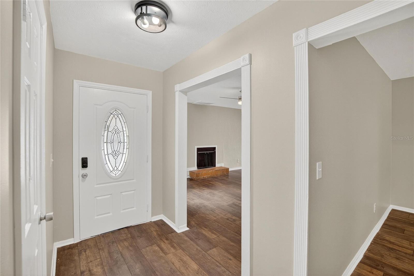 Image 7 of 52 For 206 Van Gogh Circle