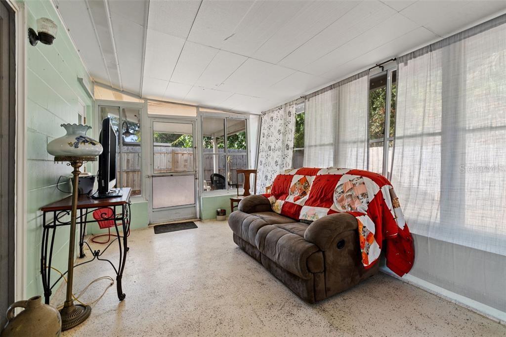 Image 5 of 15 For 11419 72nd Terrace