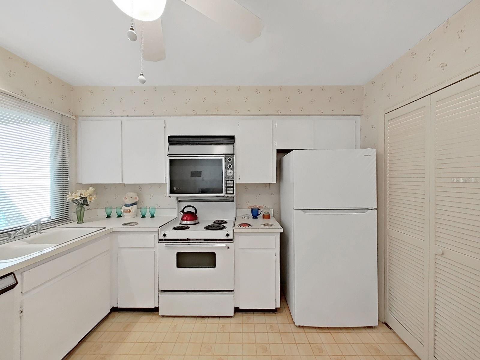 Image 15 of 46 For 4118 Pinelake Lane 102