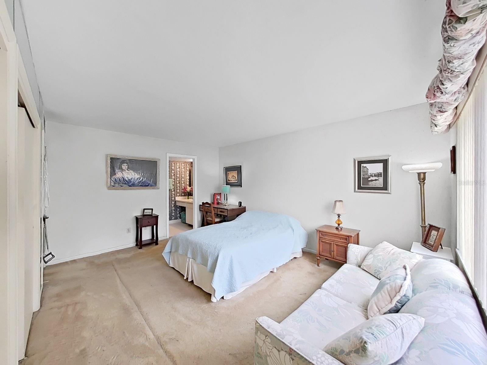 Image 23 of 46 For 4118 Pinelake Lane 102