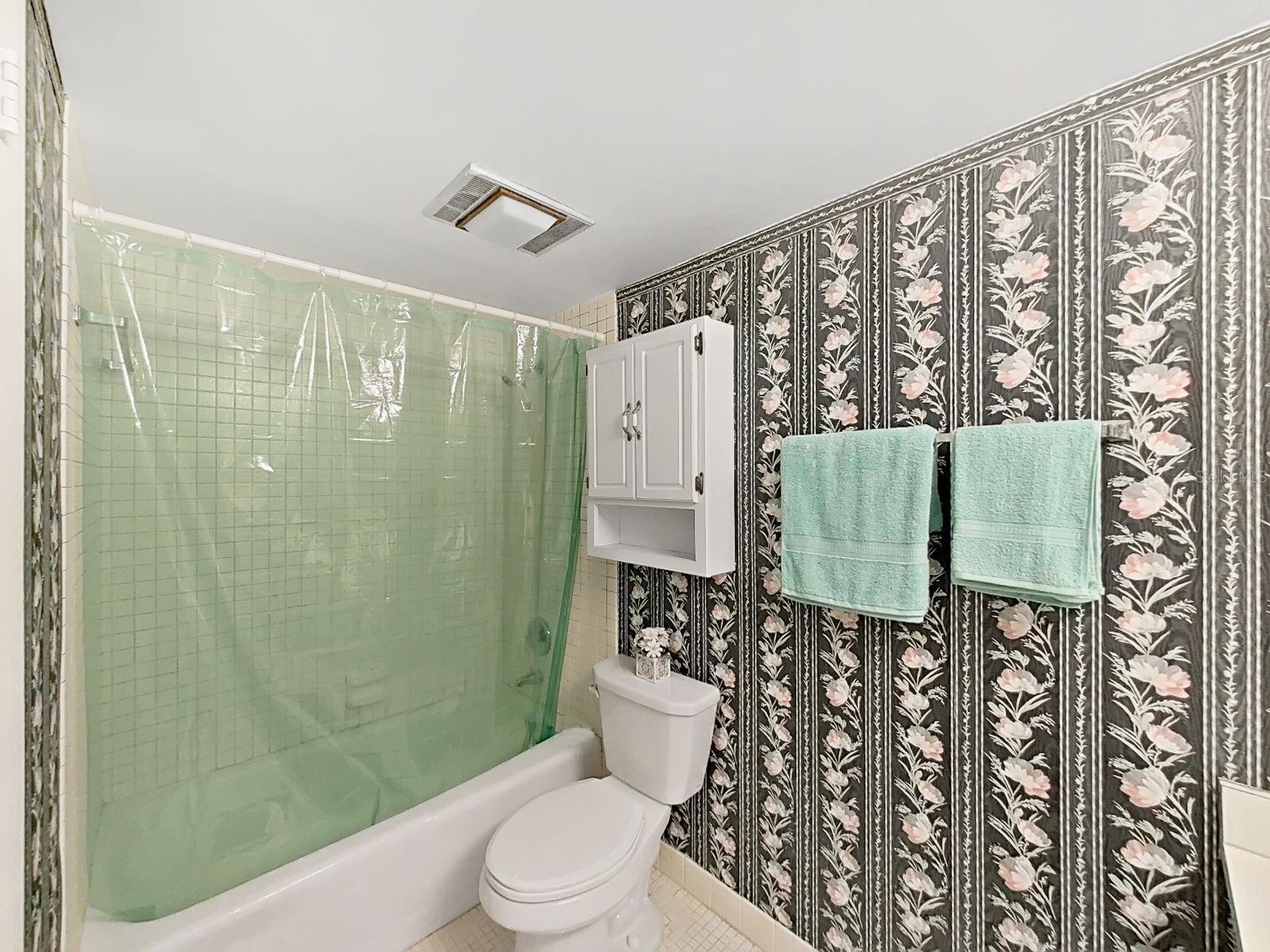 Image 25 of 46 For 4118 Pinelake Lane 102