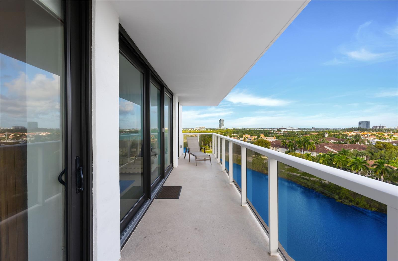 Image 22 of 50 For 3701 Country Club Drive 1009