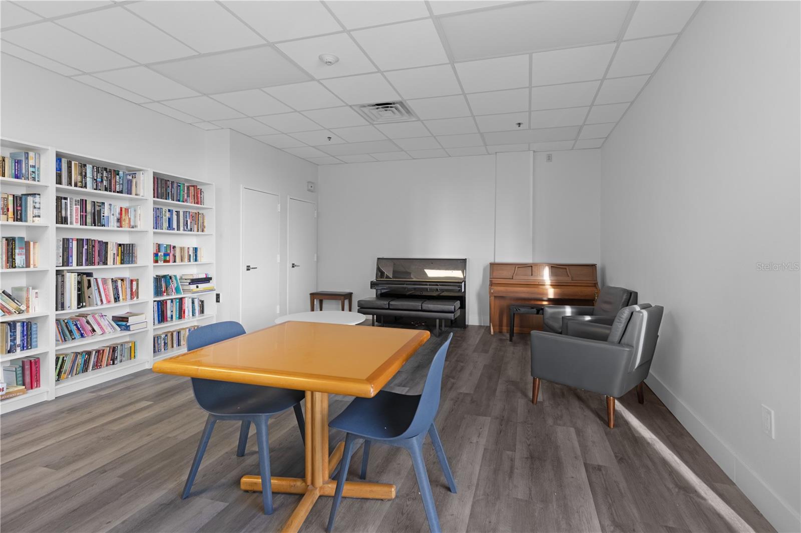 Image 46 of 50 For 3701 Country Club Drive 1009