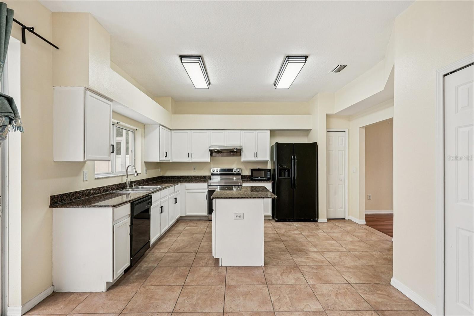 Image 15 of 41 For 11106 Kempton Vista Drive