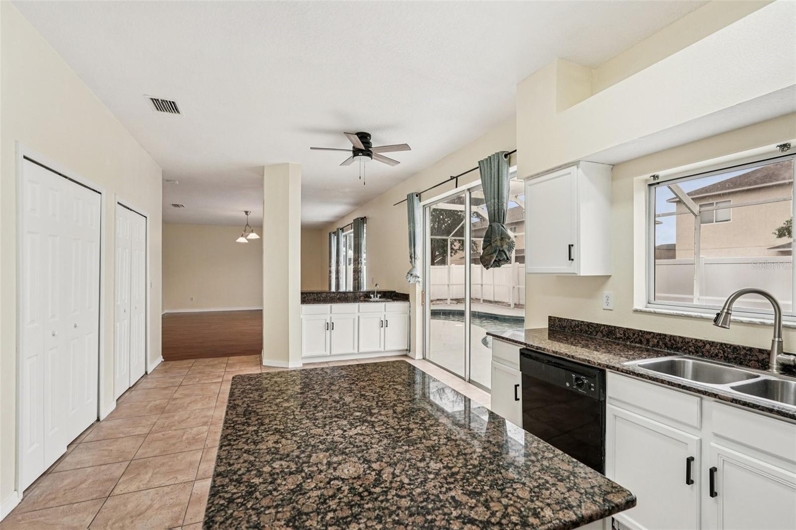 Image 16 of 41 For 11106 Kempton Vista Drive