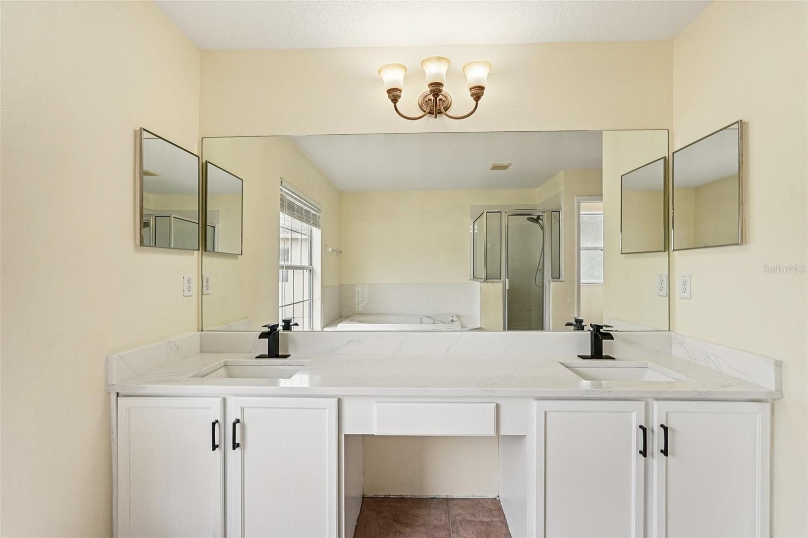 Image 24 of 41 For 11106 Kempton Vista Drive