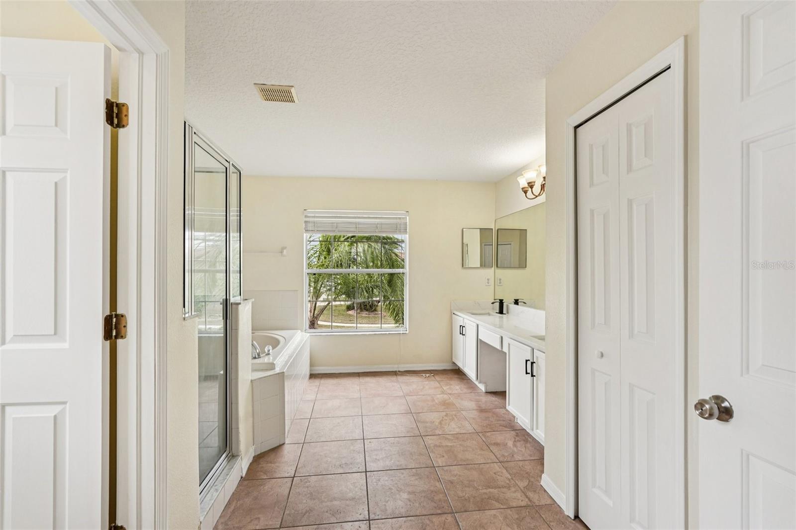 Image 26 of 41 For 11106 Kempton Vista Drive