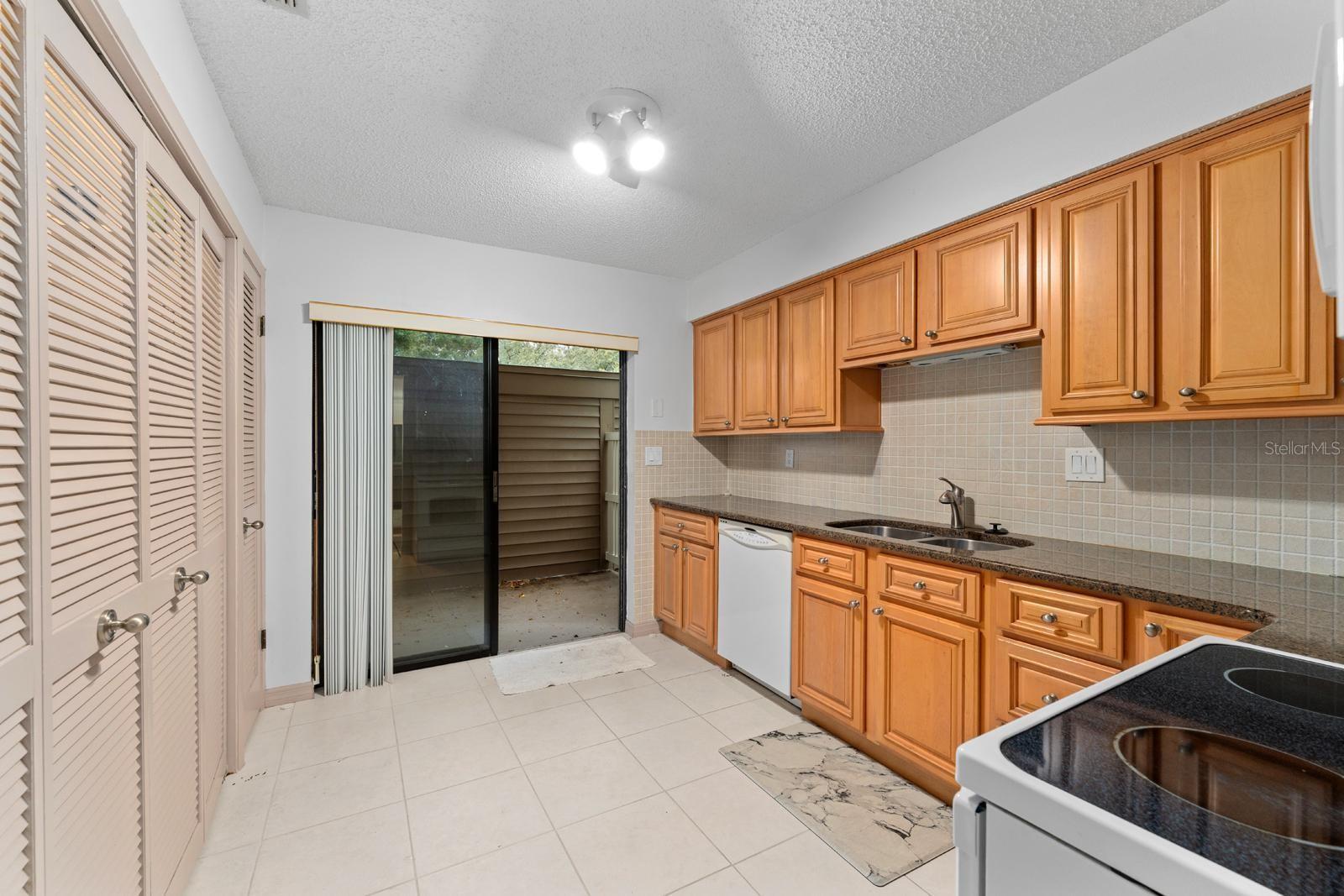 Image 13 of 25 For 13010 Wedgewood Way A