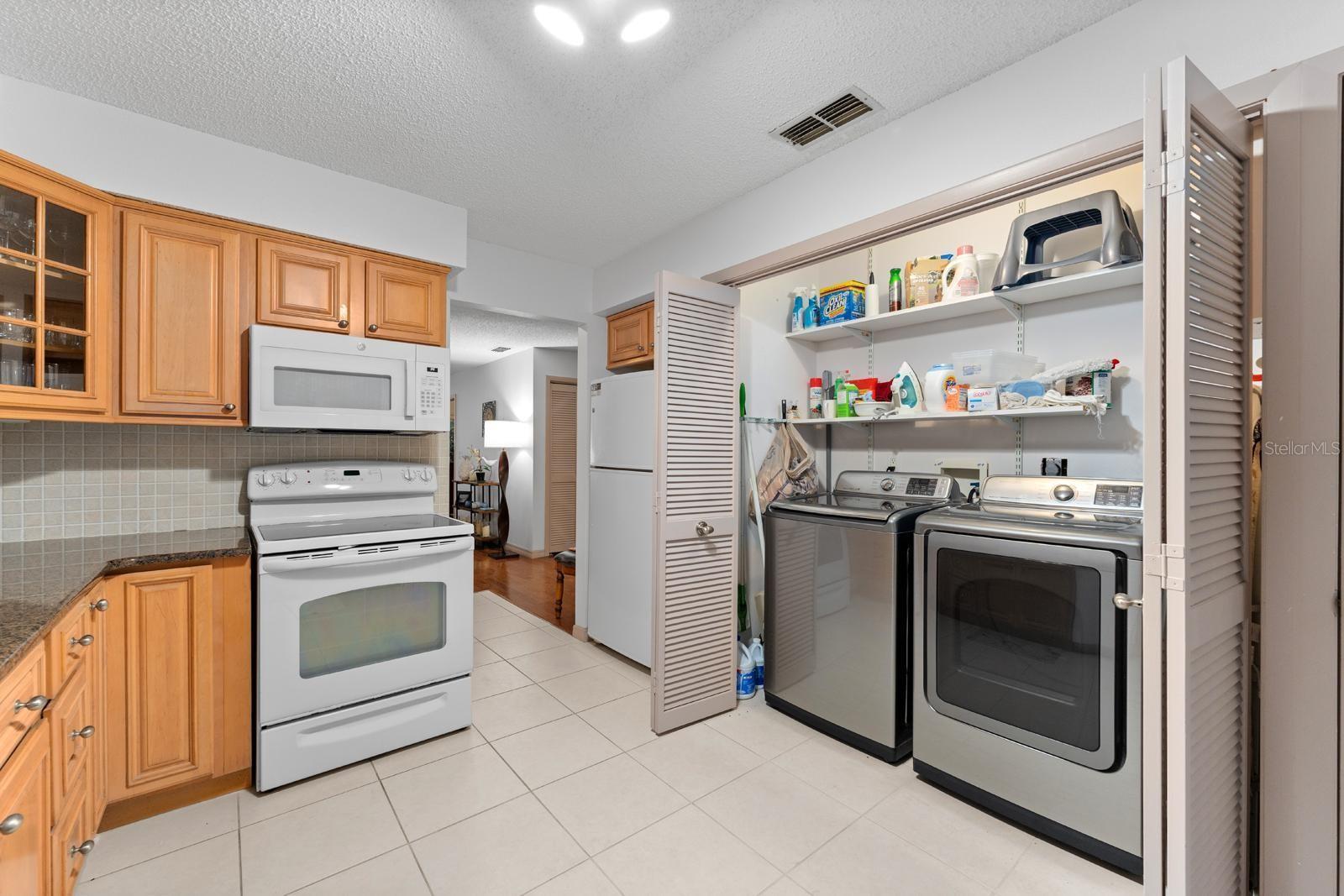 Image 16 of 25 For 13010 Wedgewood Way A