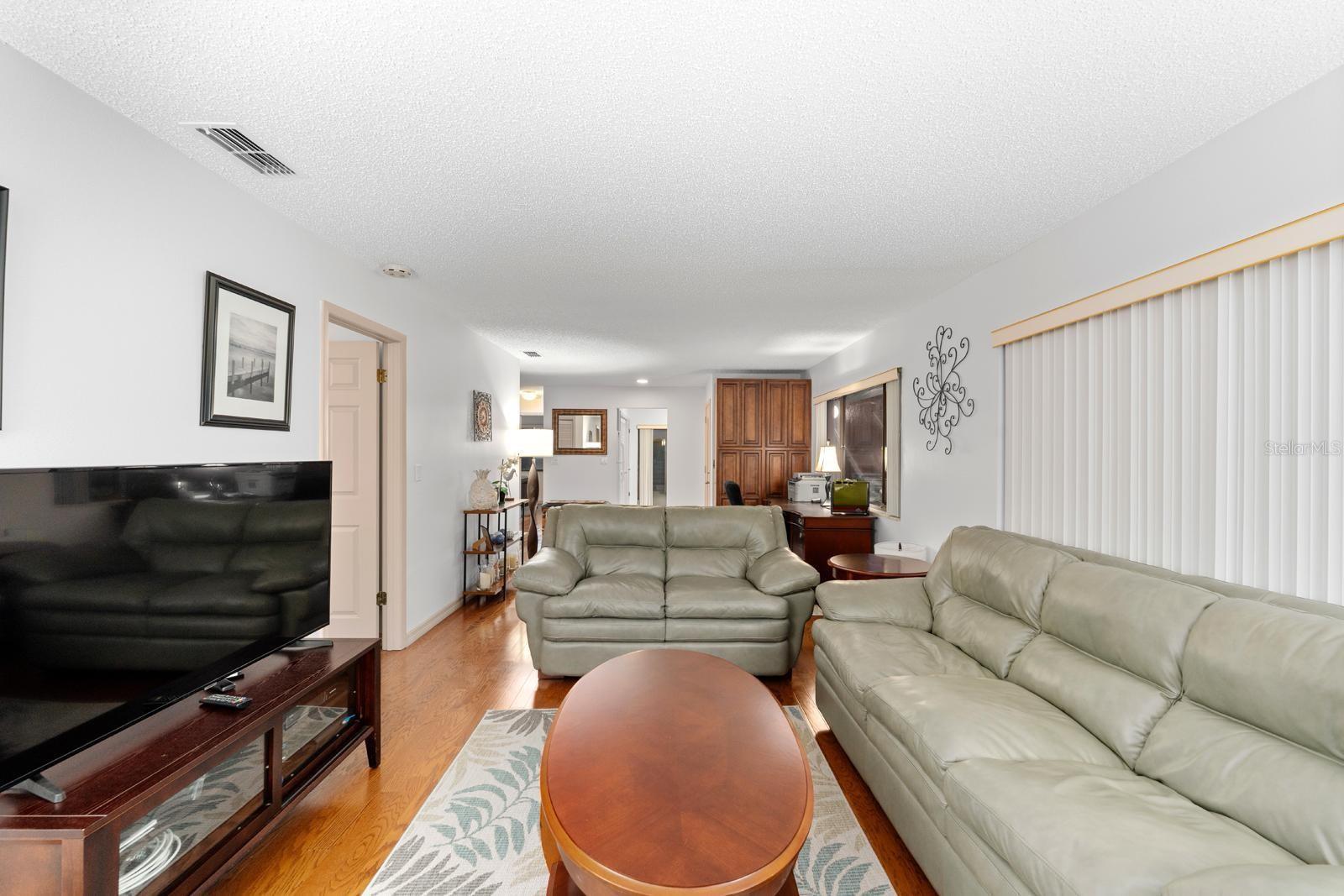 Image 5 of 25 For 13010 Wedgewood Way A