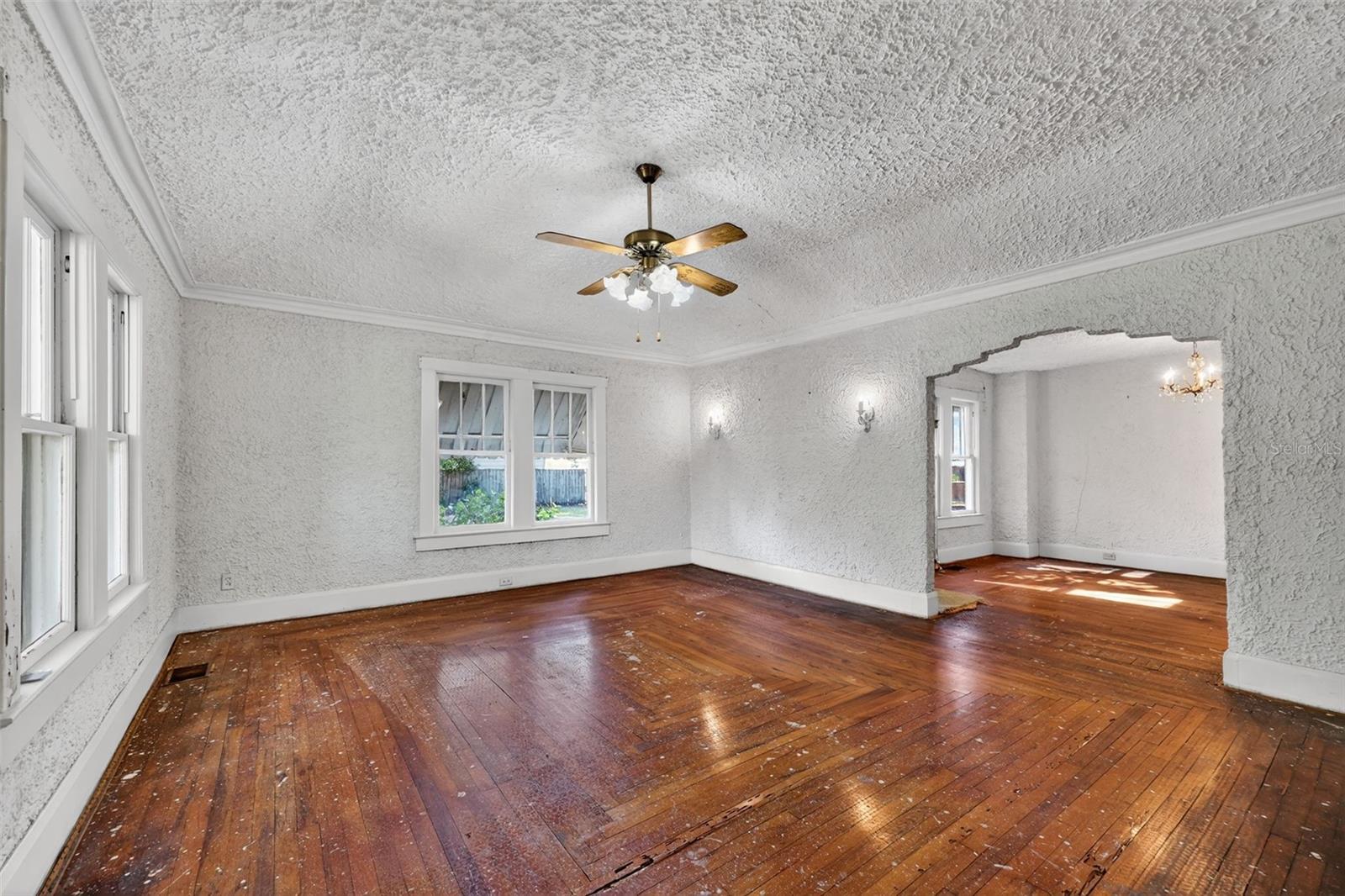 Image 11 of 51 For 5806 Cherokee Avenue