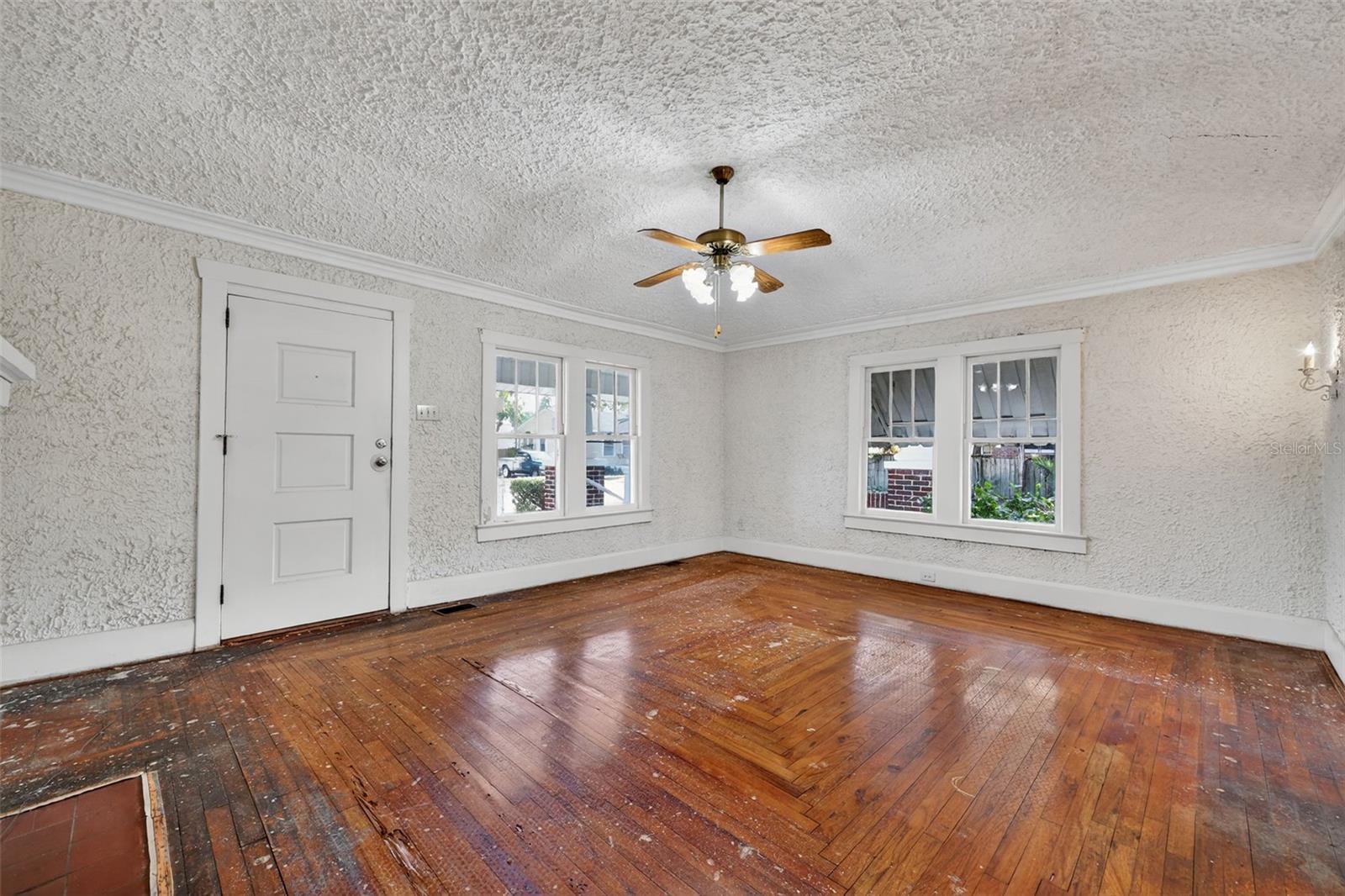 Image 14 of 51 For 5806 Cherokee Avenue