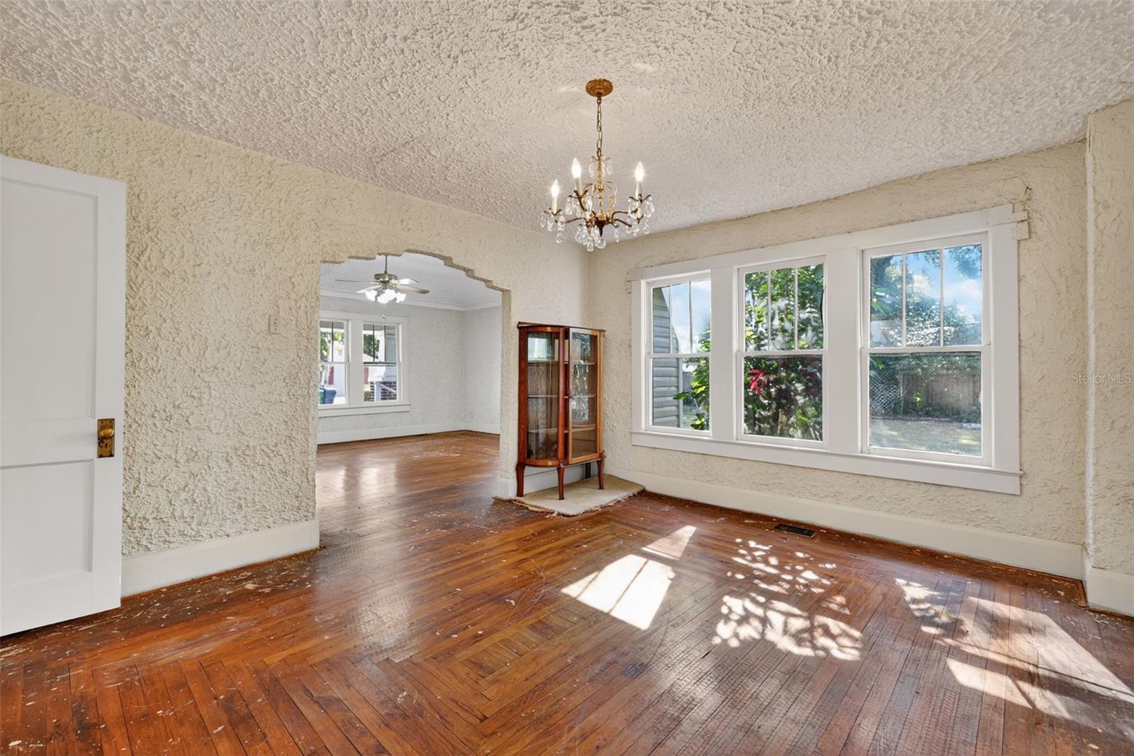 Image 17 of 51 For 5806 Cherokee Avenue