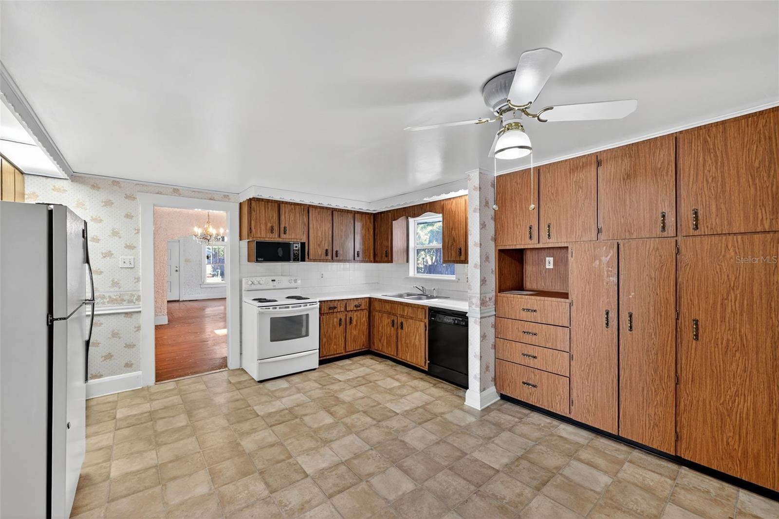 Image 25 of 51 For 5806 Cherokee Avenue