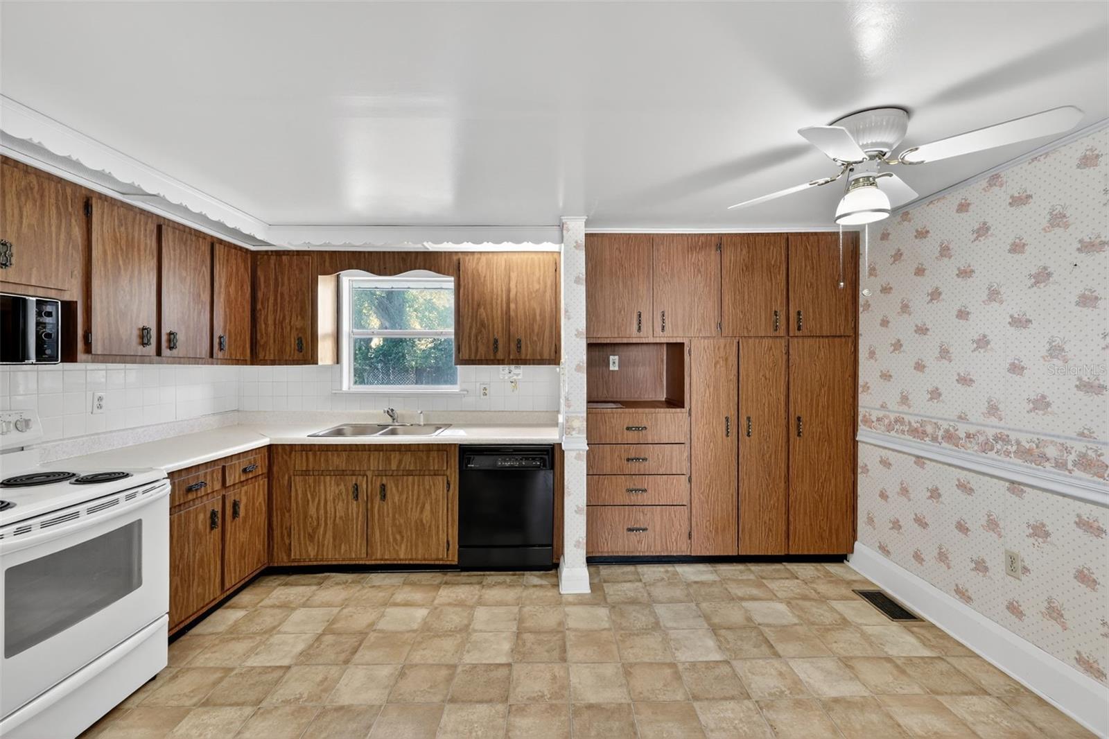 Image 26 of 51 For 5806 Cherokee Avenue