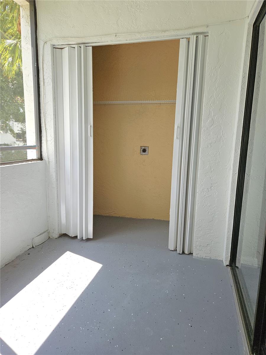 Image 9 of 13 For 2587 Countryside Boulevard 6207