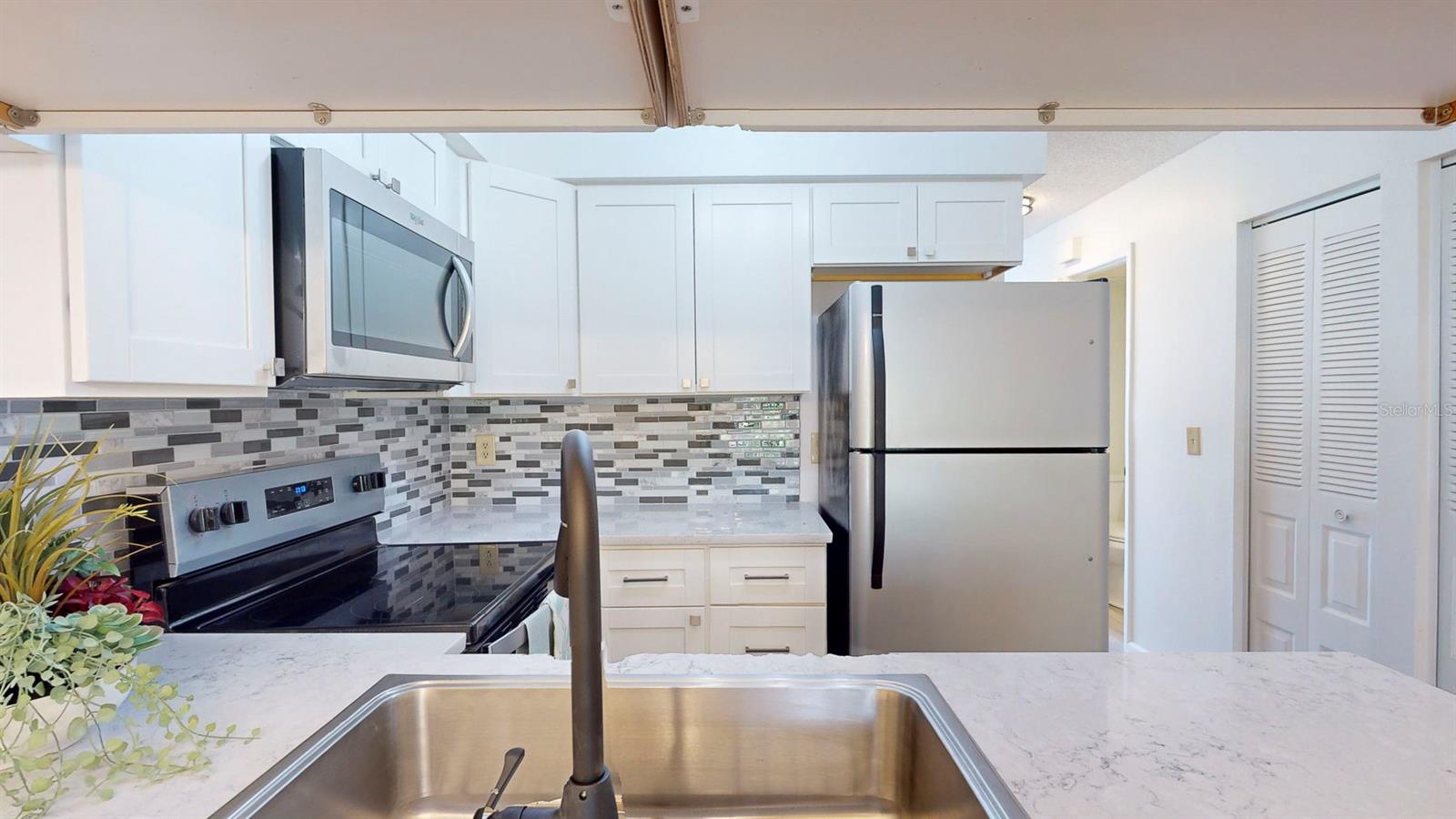 Image 18 of 56 For 6710 121st Avenue 12